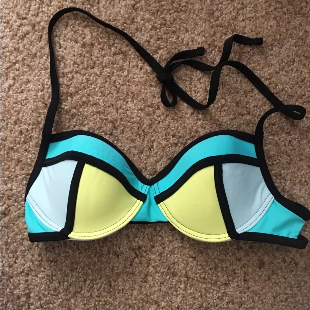 Xhilaration bikini top